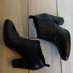 Size 7 Michael Kors ankle boots